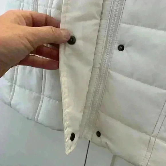 Sporto Women’s Puffer Vest Cream Faux Fur Trim Hooded Drawstring Size Medium NWT - Picture 7 of 13